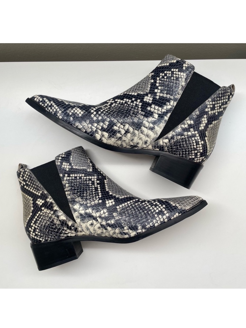 Marc Fisher Yale Pointed Chelsea Bootie reptile snake leather boot black white 9